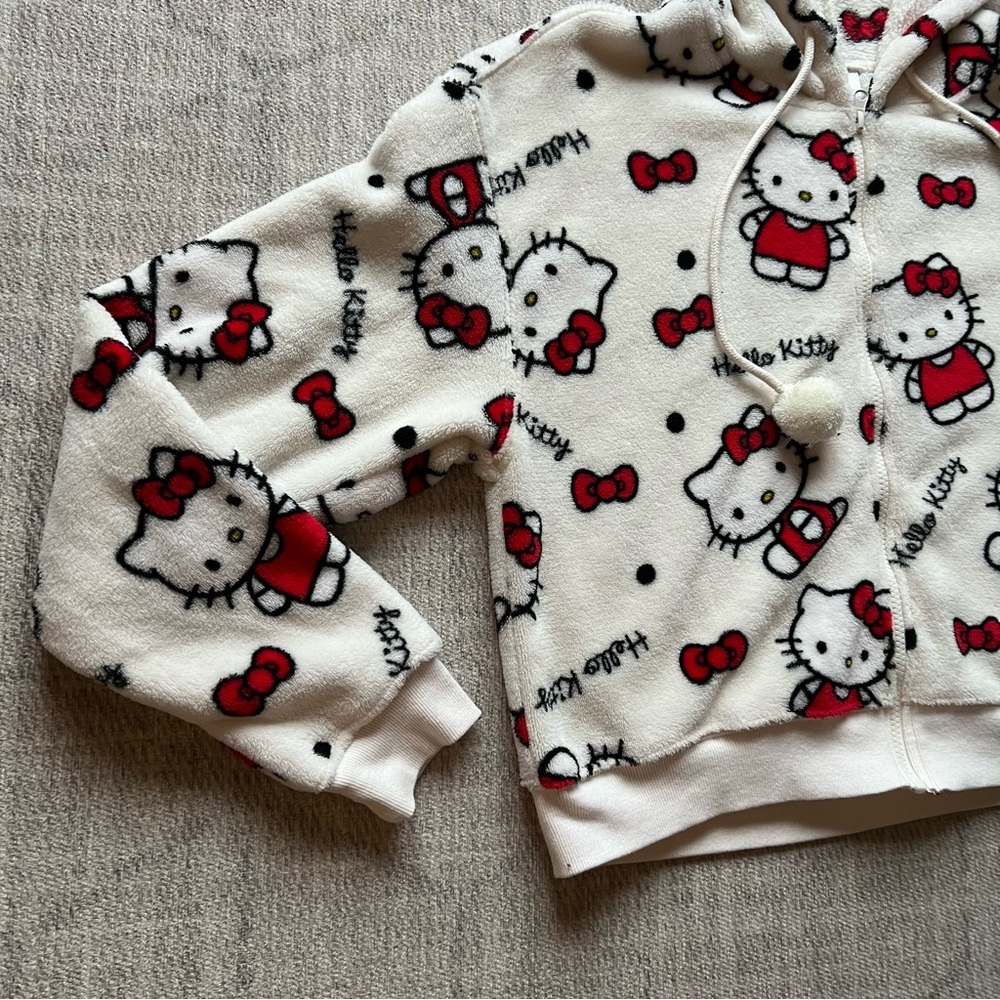 Sanrio Hello Kitty Women’s Red/White Pullover Crop Fleece Hoodie LARGE - Picture 3 of 10